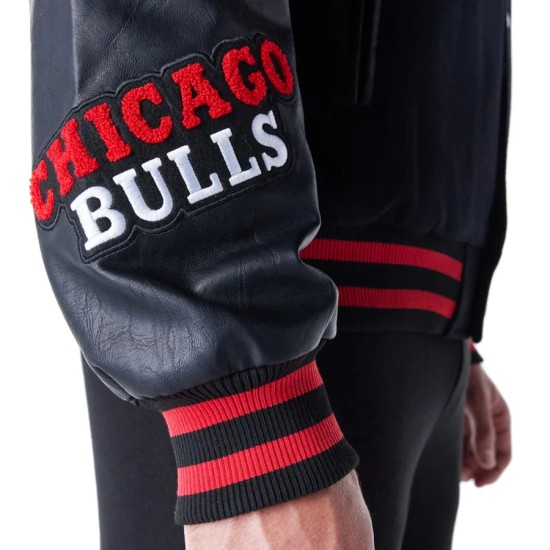 New Era NBA Chicago Bulls Patch Varsity Jacket New Era NBA Chicago Bulls Patch Varsity Jacket
