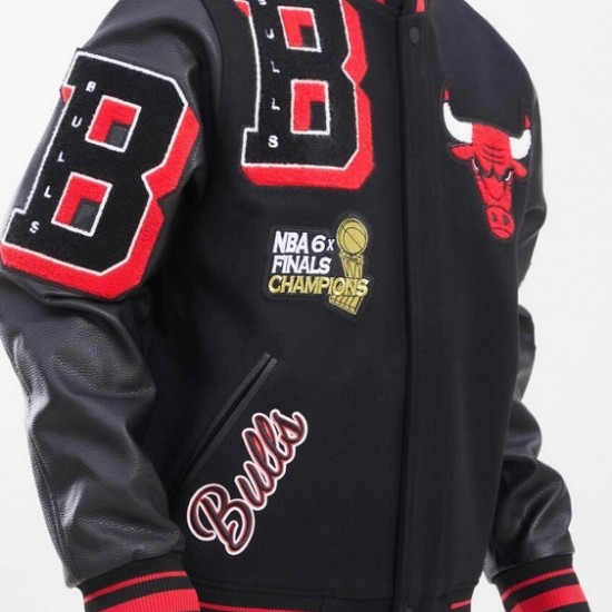 Pro Standard Chicago Bulls Varsity Jacket Pro Standard Chicago Bulls Varsity Jacket